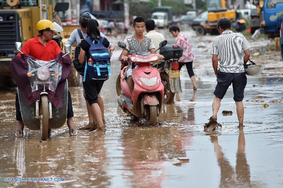 Cuatro personas han muerto y otras cinco han desaparecido después de que una fuerte tormenta azotara el distrito de Liancheng en la provincia oriental china de Fujian ayer miércoles por la mañana, dijeron las autoridades locales hoy jueves.