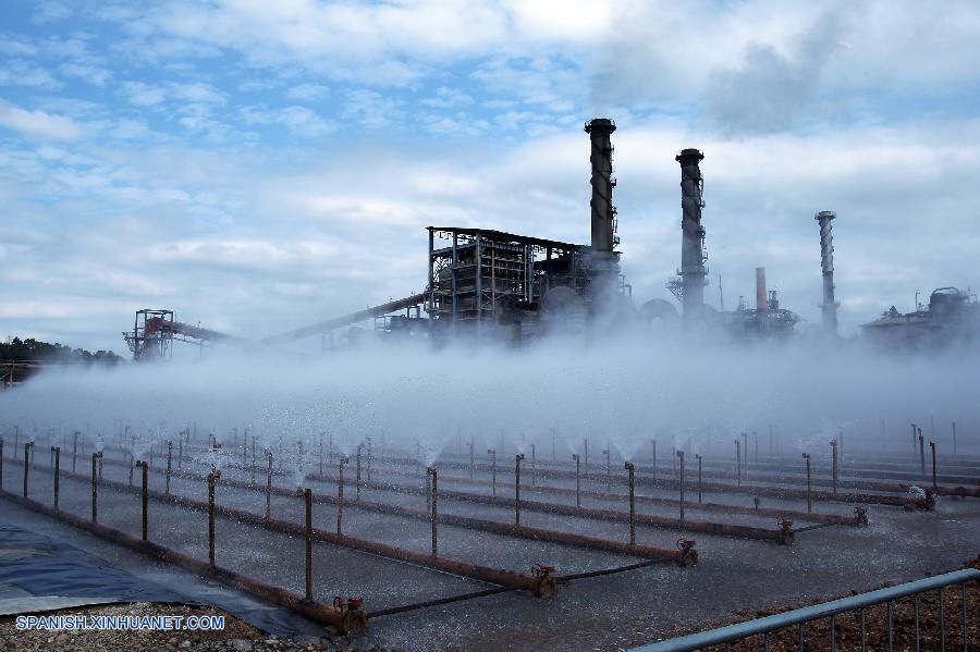 La presidenta de Brasil, Dilma Rousseff, inauguró hoy la primera fábrica para producir etanol de segunda generación, con una inversión de 71,6 millones de dólares.