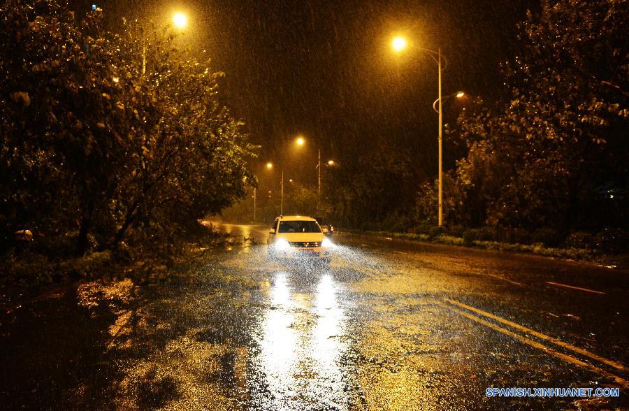 La provincia de Fujian en el este de China emitió hoy una alerta máxima de tifón por el acercamiento del súper tifón Soudelor a las provincias costeras del sureste del país con precipitaciones y fuertes vientos.