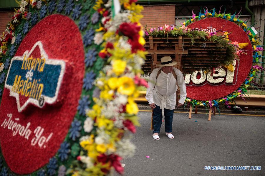 COLOMBIA-MEDELLIN-CULTURE-FLOWERS