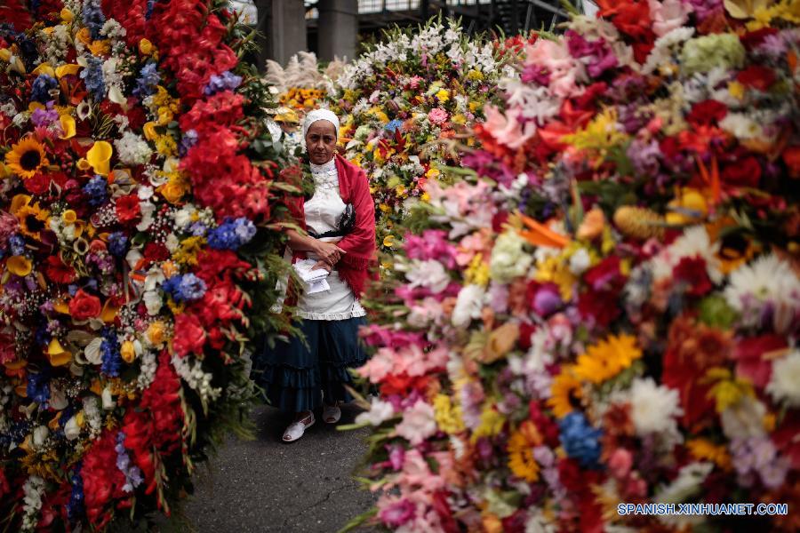 COLOMBIA-MEDELLIN-CULTURE-FLOWERS