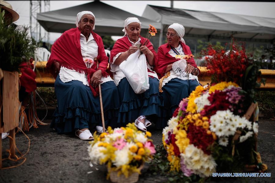 COLOMBIA-MEDELLIN-CULTURE-FLOWERS