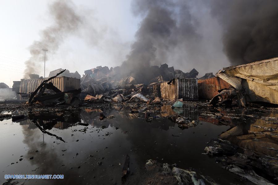 El número de fallecidos por las masivas explosiones de un almacén en la ciudad portuaria de Tianjin, en el norte de China, ascendió a 50 hoy jueves por la noche, mientras que otras 701 personas fueron hospitalizadas, de las cuales 71 se encuentran en condición grave.