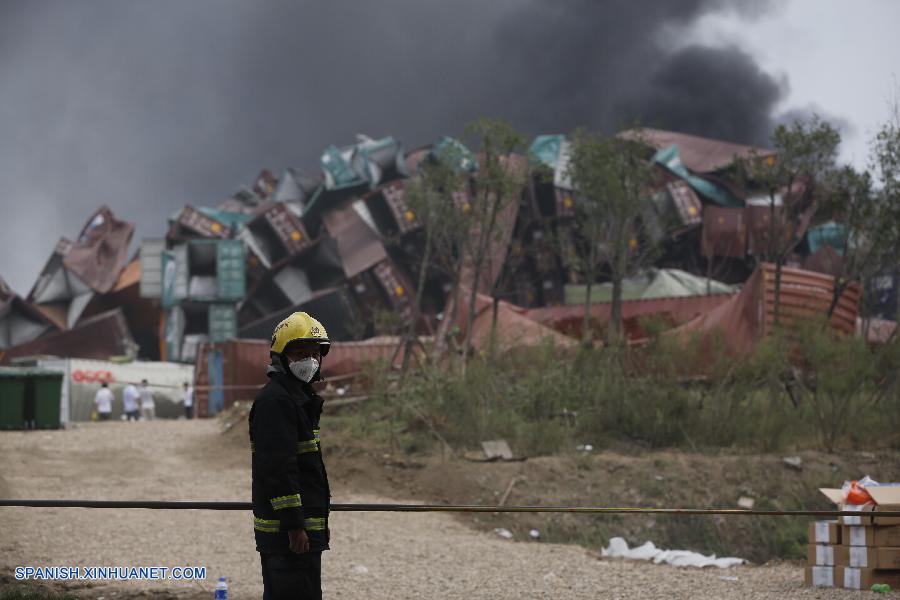 Ha ascendido a 56 el número de fallecidos, incluidos 21 bomberos, a consecuencia de las masivas explosiones de almacén ocurridas la noche del miércoles en la ciudad septentrional china de Tianjin, informó hoy viernes las autoridades locales.