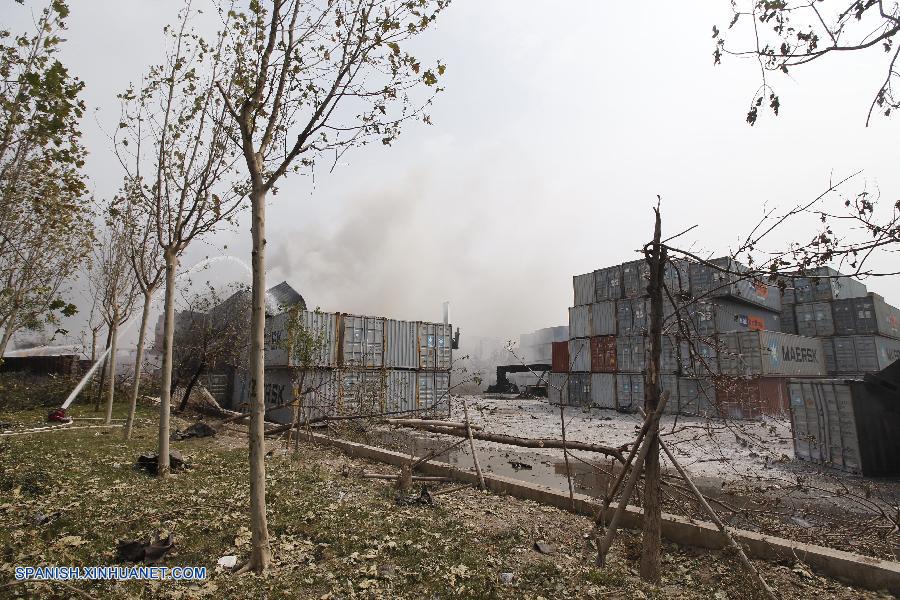 Ha ascendido a 56 el número de fallecidos, incluidos 21 bomberos, a consecuencia de las masivas explosiones de almacén ocurridas la noche del miércoles en la ciudad septentrional china de Tianjin, informó hoy viernes las autoridades locales.