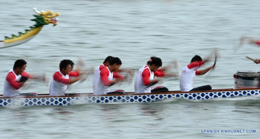（民族运动会）（4）龙舟——重庆队包揽标准龙舟男子、女子、混合1000米一等奖