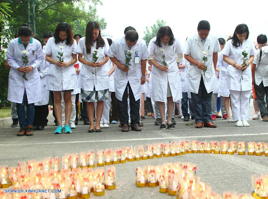 CHINA-TIANJIN-EXPLOSION-MOURNING (CN)