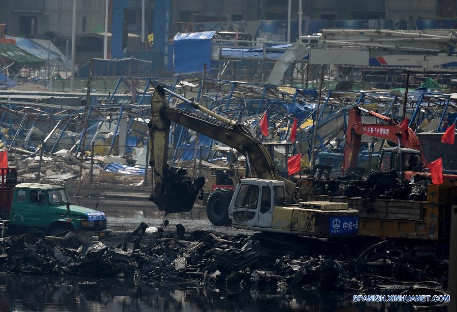 La cifra de muertos por la explosión de un almacén en Tianjin, norte de China aumentó a 121, incluidos 67 bomberos y siete policías, indicaron las autoridades hoy durante una conferencia de prensa.