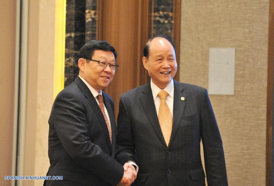 Los negociadores de la Asociación de Relaciones entre Ambos Lados del Estrecho de Taiwan (ARATS, iniciales en inglés) de la parte continental y la Fundación para los Intercambios a través del Estrecho (SEF, iniciales en inglés), con sede en Taiwan, están celebrando su XI ronda de conversaciones hoy martes en la ciudad suroriental de Fuzhou, en el sureste de la parte continental.