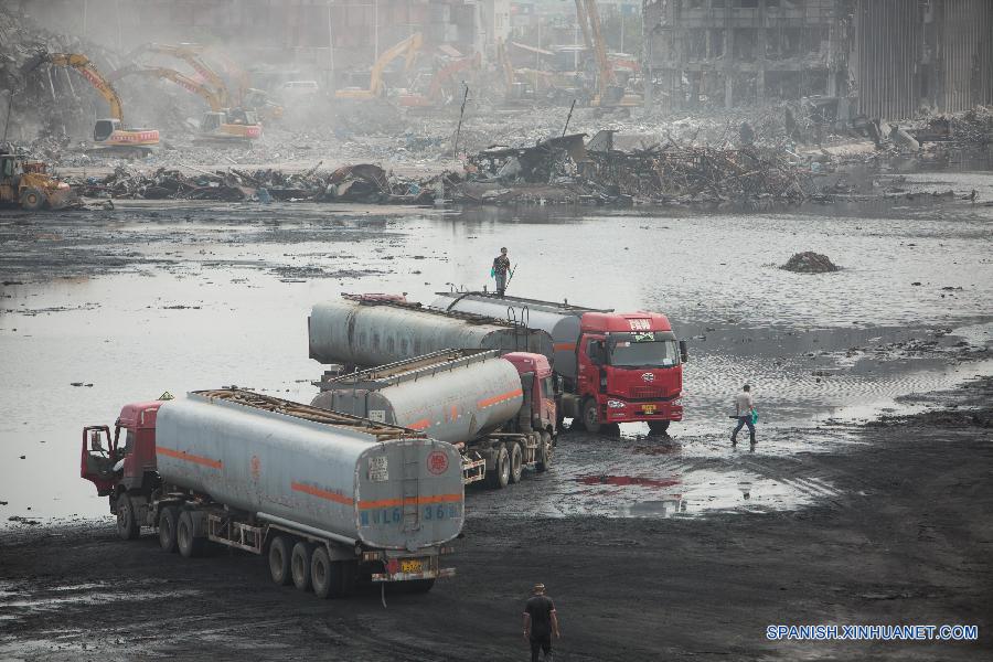 La Fiscalía Popular Suprema (FPS) de China anunció hoy jueves que había puesto bajo investigación a 11 funcionarios y ejecutivos portuarios por supuesta negligencia del deber en la serie de explosiones ocurridas en Tianjin, que mataron al menos a 139 personas.