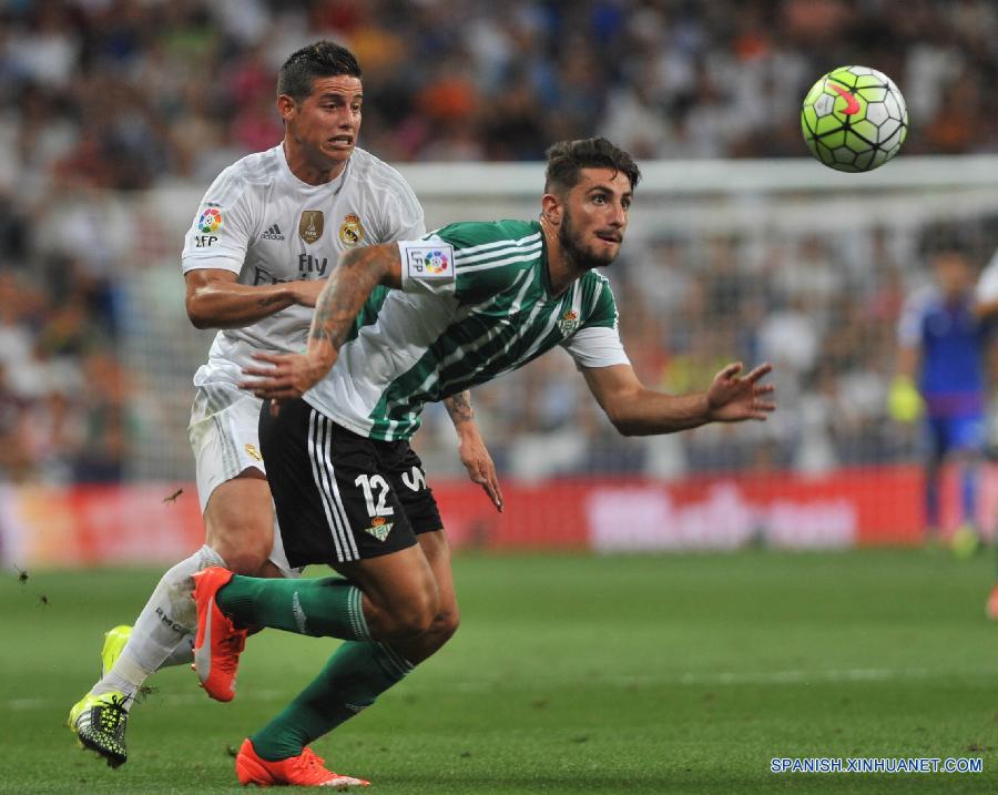 El Real Madrid goleó hoy con un marcador de 5-0 en el Santiago Bernabeu a un Betis voluntarioso que no pudo frenar el buen juego madridista y con un James Rodríguez que lució en la segunda jornada de la Liga española.
