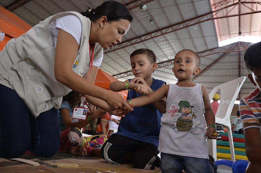 Grupos de colombianos iniciaron campañas en varias ciudades del país para recolectar alimentos no perecederos que serán enviados a las localidades de Cúcuta y Villa del Rosario, donde están albergados connacionales deportados desde Venezuela.