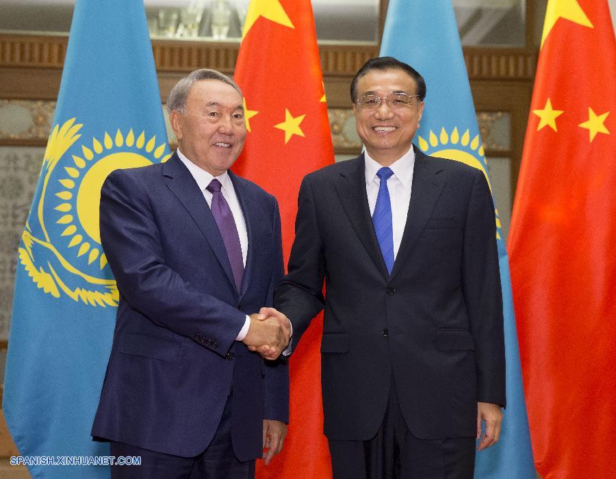 El primer ministro de China, Li Keqiang, se reunió hoy en Beijing con el presidente de Kazajistán, Nursultan Nazarbayev.