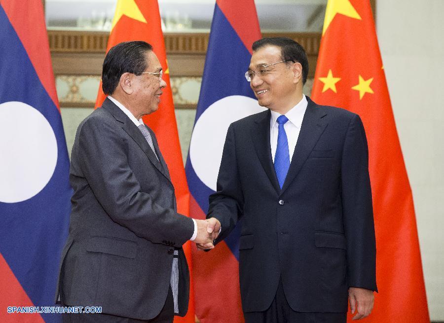 El primer ministro de China, Li Keqiang, se reunió hoy con el presidente de Laos, Choummaly Sayasone, en Beijing y prometió impulsar las relaciones con el país del sudeste asiático.
