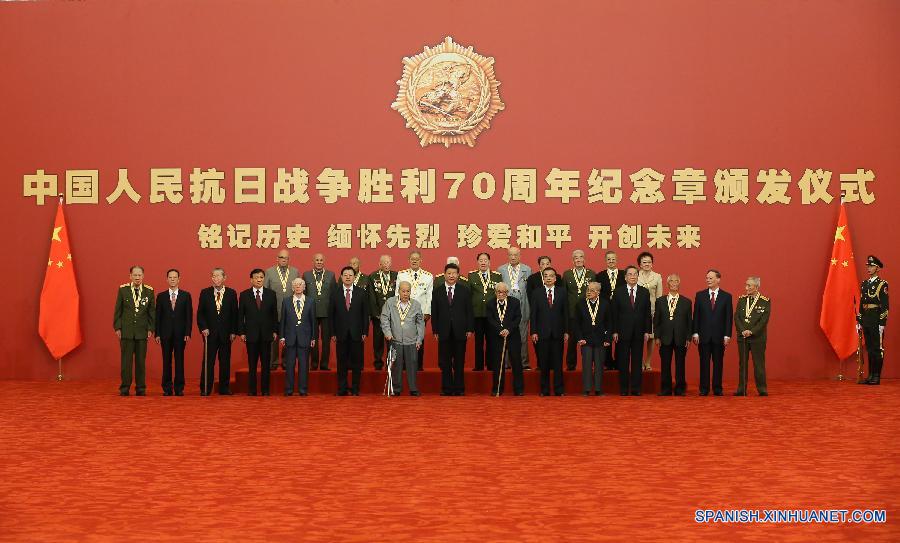 （XHDW）（4）中国人民抗日战争胜利70周年纪念章颁发仪式在京隆重举行