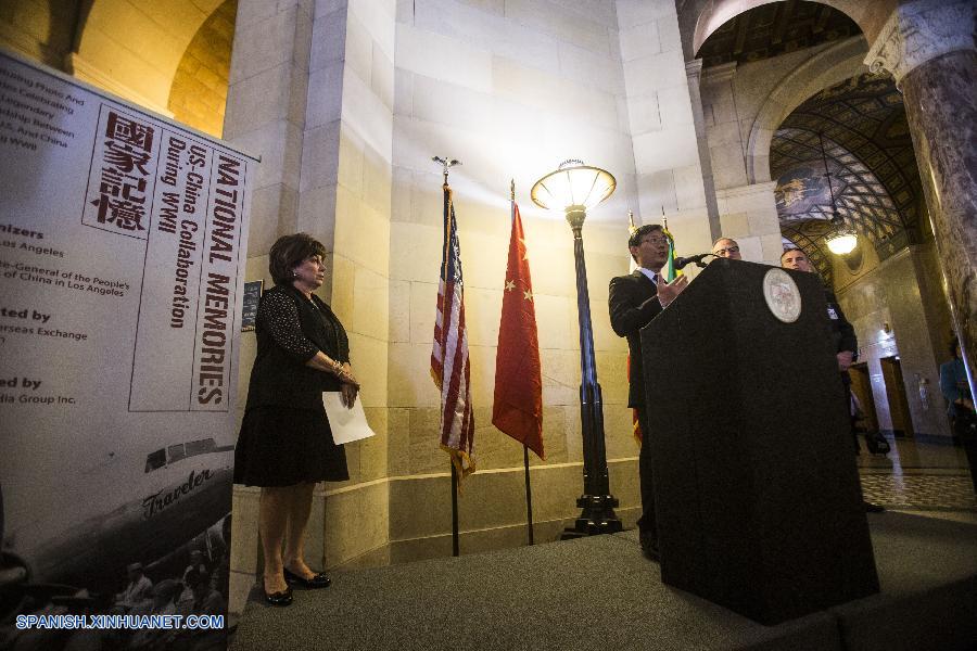 Más de 30 fotos históricas sobre la colaboración entre China y EEUU durante la Segunda Guerra Mundial forman parte de una exposición inaugurada en el ayuntamiento de Los Angeles el martes.