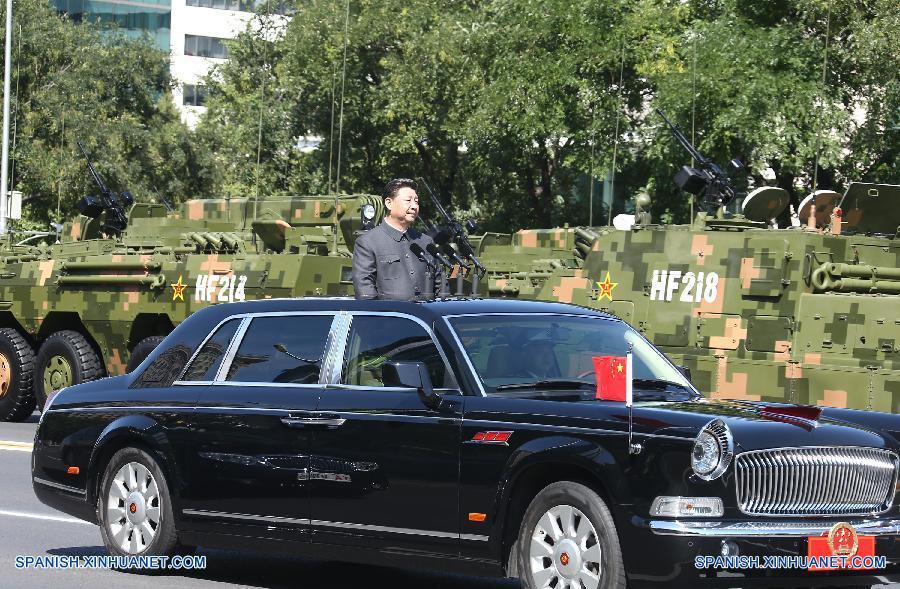 El presidente de China, Xi Jinping, pasó revista a las fuerzas armadas del país por primera vez en la plaza de Tian'anmen, en el centro de Beijing, hoy jueves, en la conmemoración del 70º aniversario del fin de la Segunda Guerra Mundial.