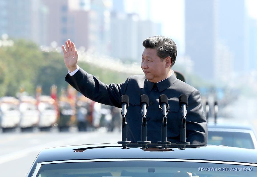 El presidente de China, Xi Jinping, observó el desfile por primera vez en calidad de líder supremo del país.