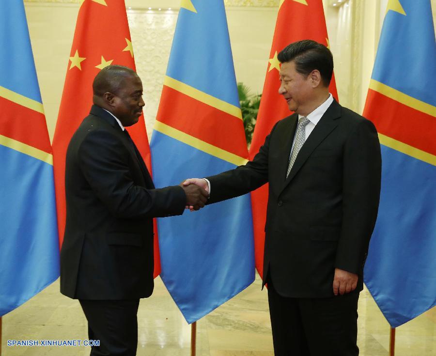 El presidente de China, Xi Jinping, se reunió hoy con su homólogo de la República Democrática del Congo, Joseph Kabila, y urgió a los dos países a que impulsen las relaciones bilaterales.
