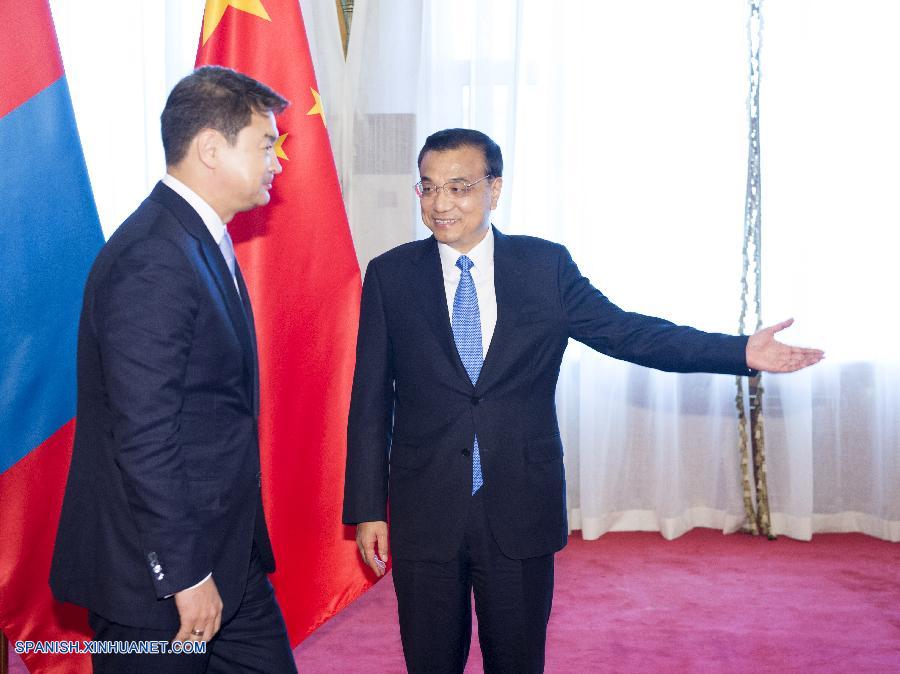 El primer ministro chino, Li Keqiang, se reunió hoy jueves con su homólogo mongol, Chimed Saikhanbileg, coincidiendo con la celebración del Foro Davos de Verano celebrado en la ciudad nororiental china de Dalian.