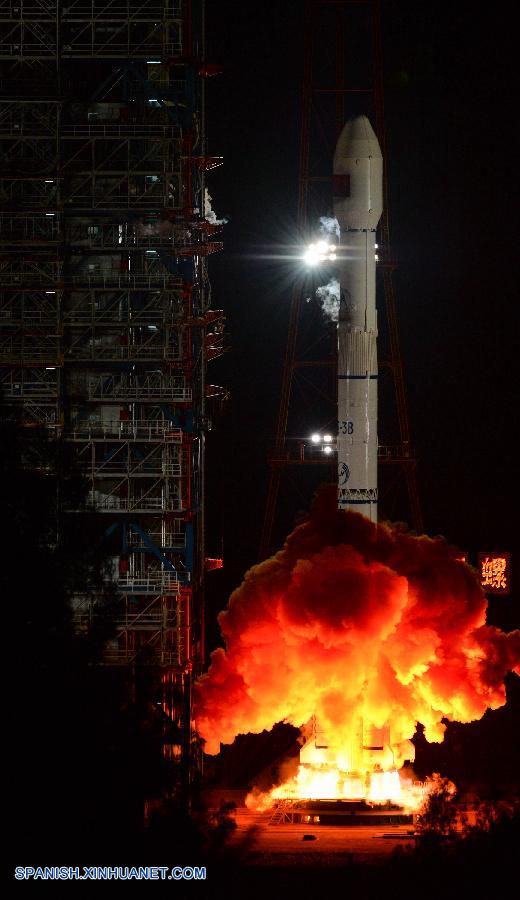 China lanzó a últimas horas de ayer sábado un satélite experimental para la tecnología de las comunicaciones desde el centro de lanzamiento de satélites de Xichang, en la provincia suroccidental de Sichuan.