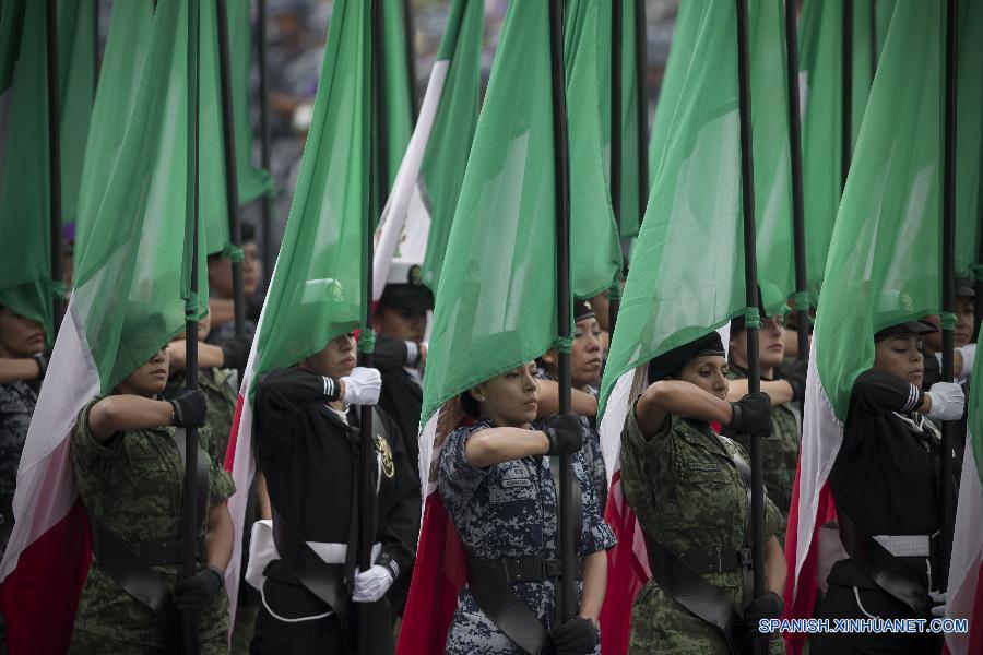 MEXICO-MEXICO CITY-MILITARY-PARADE