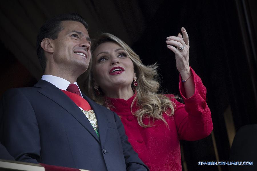MEXICO-MEXICO CITY-MILITARY-PARADE