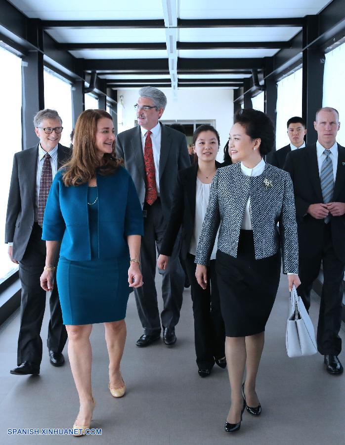 Peng Liyuan, esposa del presidente chino, Xi Jinping, visitó este miércoles una institución líder en la investigación sobre el cáncer radicada en Seattle y reclamó una cooperación bilateral más estrecha en materia sanitaria.