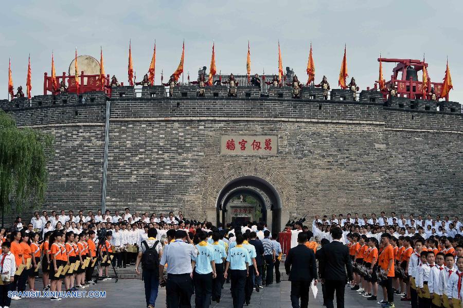 Numerosas ciudades chinas organizaron hoy lunes ceremonias para conmemorar el 2.566º aniversario del nacimiento del antiguo sabio y educador chino, Confucio.