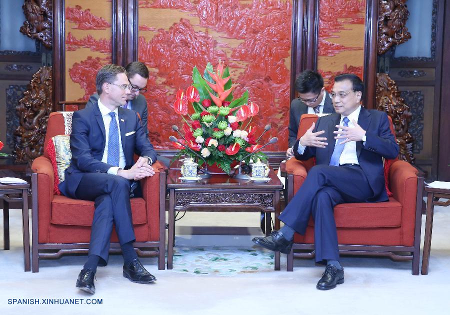 El primer ministro de China, Li Keqiang se reunió con el vicepresidente de la Comisión Europea, Jyrki Katainen, y pidió que se aceleren las negociaciones sobre un fondo de inversión conjunto China-Unión Europea (UE).