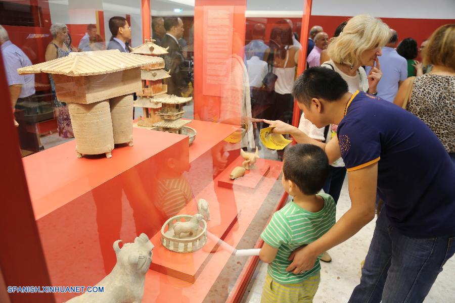Una exposición de piezas antiguas de China y de Chipre fue inaugurada en el Museo Arqueológico de la ciudad sureña de Limassol.