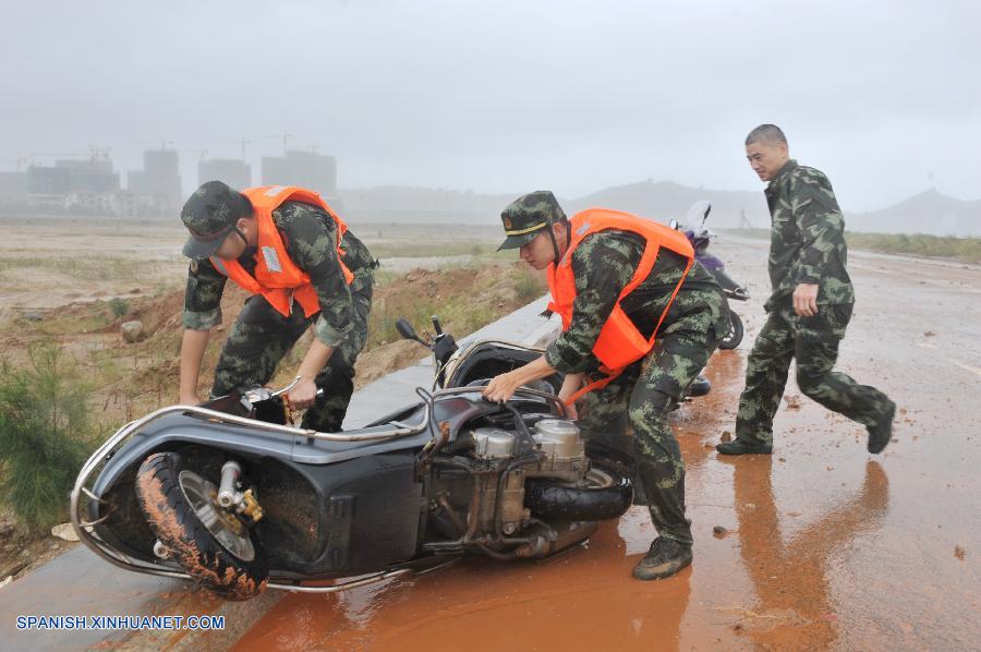 El tifón Dujuan, el 21º de este año, tocó tierra en la provincia oriental china de Fujian, informó el Servicio Meteorológico de Fujian.