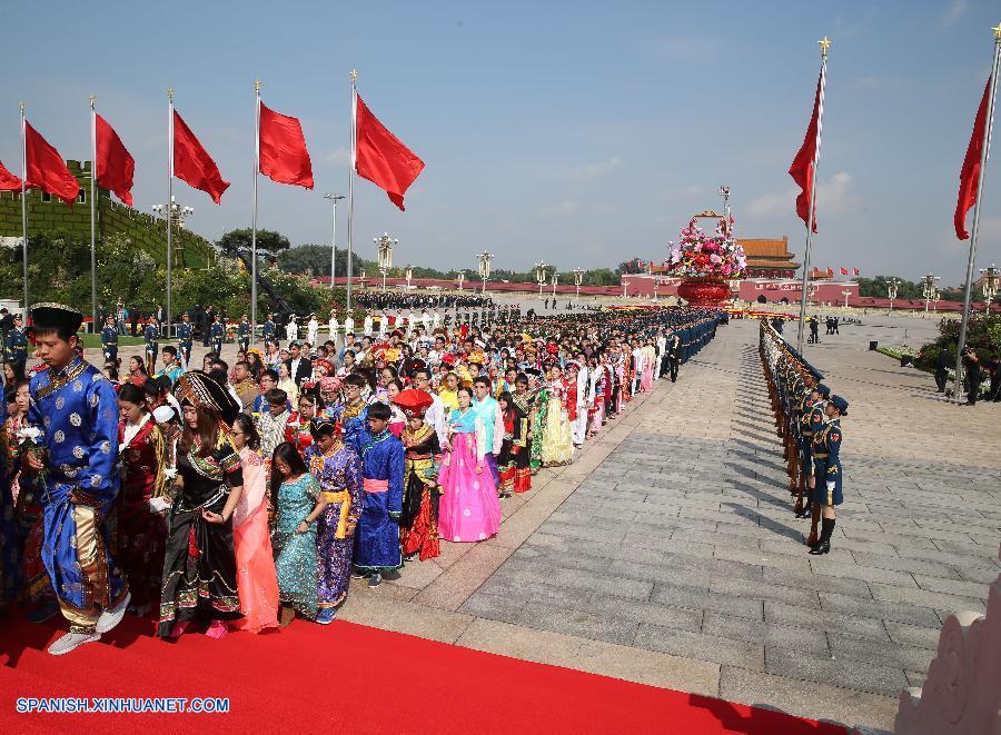 El presidente de China, Xi Jinping, y otros altos líderes asistieron a una ceremonia celebrada con motivo del Día de los Mártires en la Plaza de Tian'anmen, en el centro de Beijing, para honrar y conmemorar a los héroes nacionales caídos.