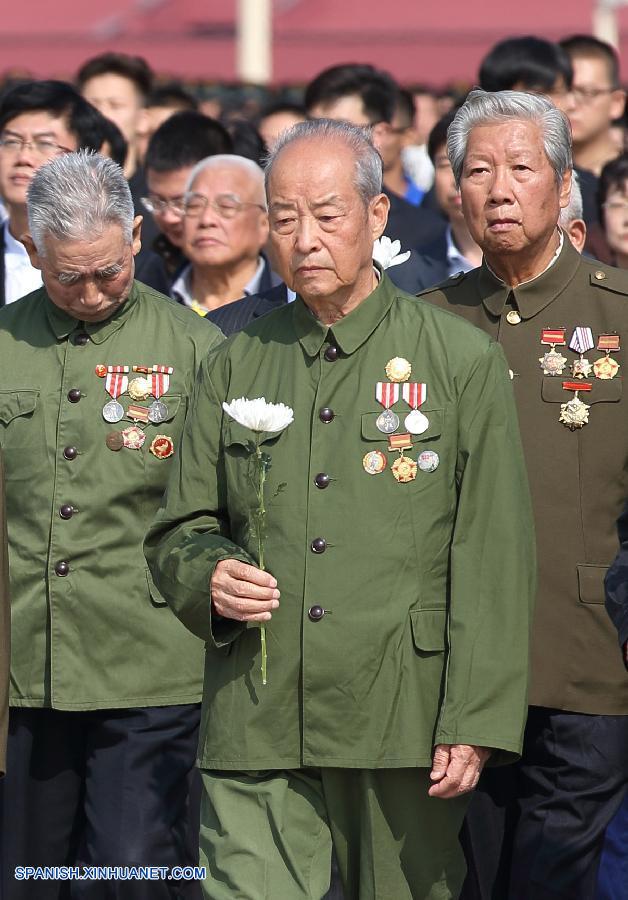 El presidente de China, Xi Jinping, y otros altos líderes asistieron a una ceremonia celebrada con motivo del Día de los Mártires en la Plaza de Tian'anmen, en el centro de Beijing, para honrar y conmemorar a los héroes nacionales caídos.