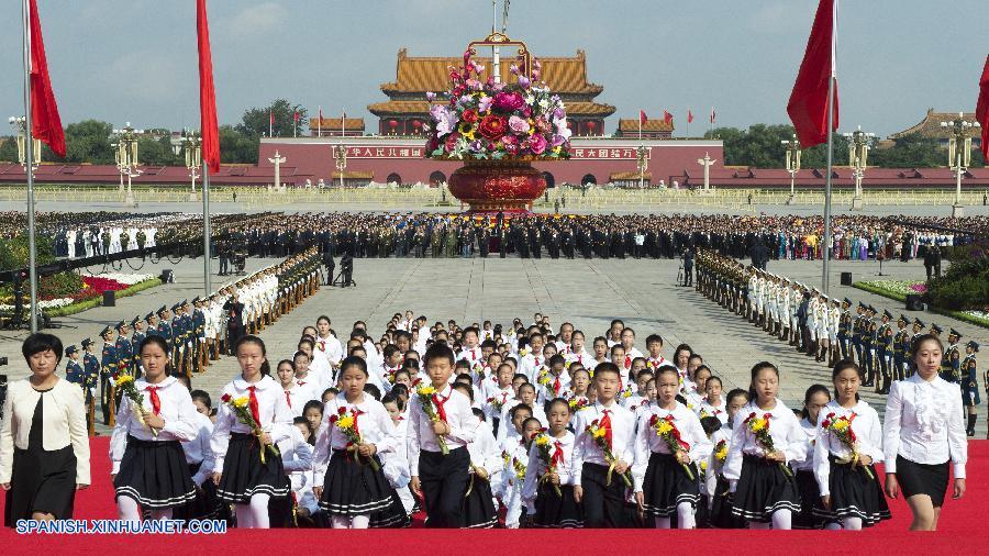 El presidente de China, Xi Jinping, y otros altos líderes asistieron a una ceremonia celebrada con motivo del Día de los Mártires en la Plaza de Tian'anmen, en el centro de Beijing, para honrar y conmemorar a los héroes nacionales caídos.