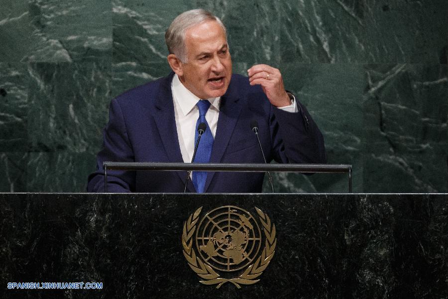 El primer ministro de Israel, Benjamin Netanyahu, dijo hoy a la Asamblea General que la comunidad internacional debe controlar su entusiasmo por el acuerdo nuclear con Irán porque 'este acuerdo no hace que la paz sea más probable'.