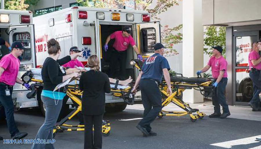 Un tiroteo ocurrido hoy en una universidad comunitaria del estado de Oregon, Estados Unidos, dejó 10 muertos y 20 lesionados, informó la policía del estado.