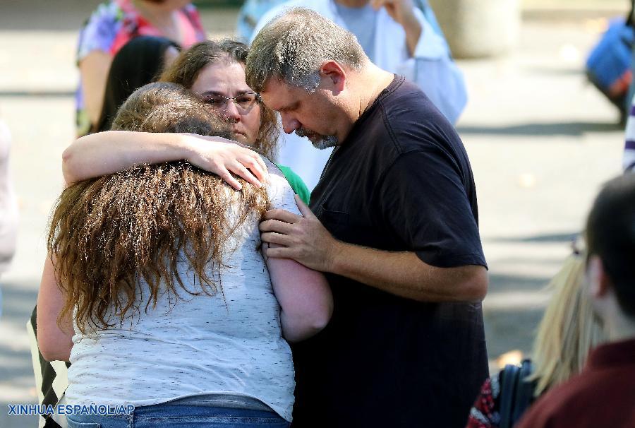 Un tiroteo ocurrido hoy en una universidad comunitaria del estado de Oregon, Estados Unidos, dejó 10 muertos y 20 lesionados, informó la policía del estado.