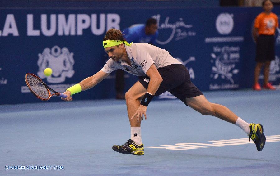 El tenista número ocho del mundo, David Ferrer, ganó hoy en Kuala Lumpur el título del Abierto de Malasia después de derrotar a su homólogo español, Feliciano López, en la final entre los dos principales sembrados.