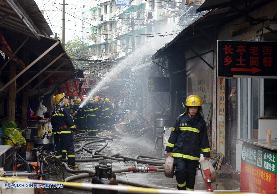 Al menos 17 personas han perdido la vida en una explosión ocurrida en un restaurante de la provincia oriental china de Anhui al mediodía, informaron las autoridades locales.