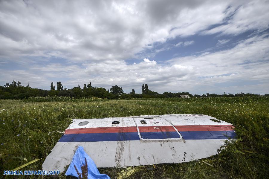 El fabricante ruso de misiles Almaz-Antei dijo este martes que el avión malasio con número de vuelo MH17 fue derribado por un misil tierra-aire 9M38 lanzado desde el territorio controlado por el ejército ucraniano.