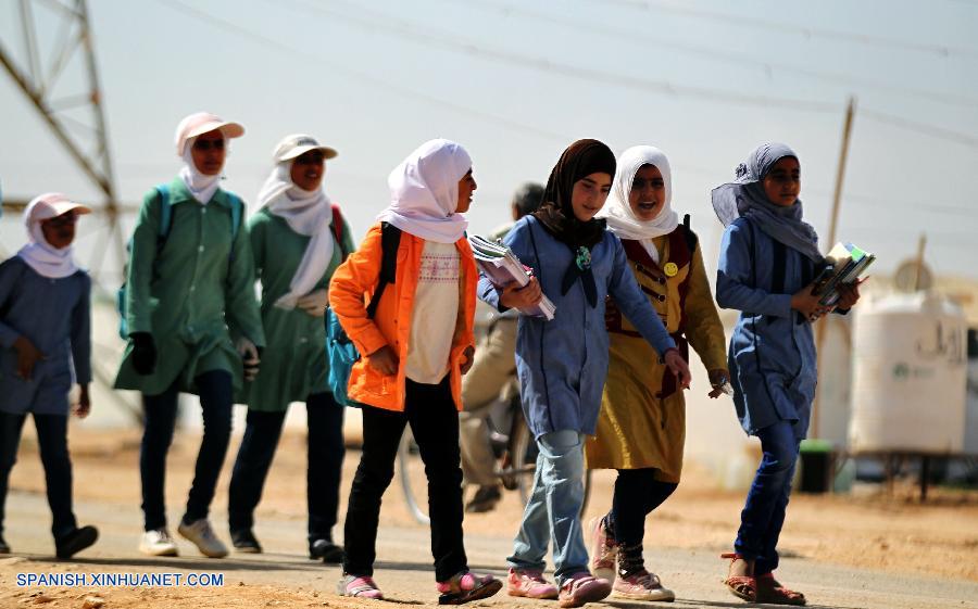 Mientras oleadas de refugiados procedentes de Siria abruman al continente europeo, la Revolución de Colores apoyada por Occidente, que ha generado guerras y conflictos sin fin en Medio Oriente en los últimos años, ahora es objeto de críticas generalizadas.