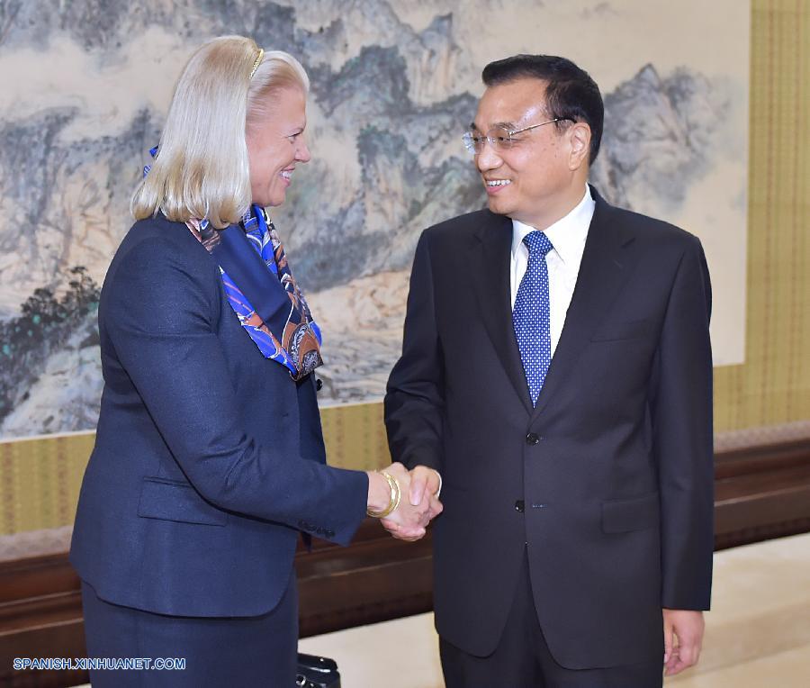 El primer ministro de China, Li Keqiang, se reunió esta tarde con la presidenta de IBM, Ginni Rometty.