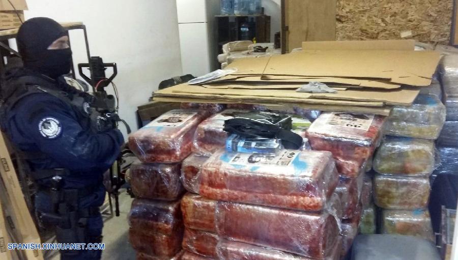 La Policía Federal de México, en coordinación con el Centro de Investigación y Seguridad Nacional (CISEN), descubrió un túnel por el que se trasladaban grandes cantidades de droga desde la fronteriza ciudad mexicana de Tijuana hasta San Diego, California (Estados Unidos).