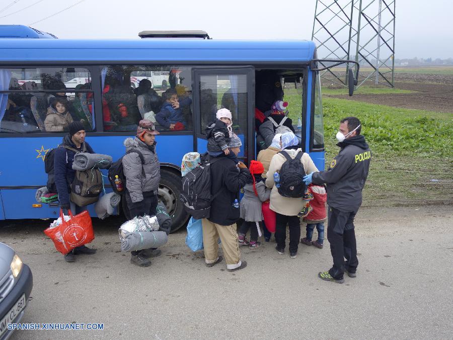 El gobierno de Eslovenia anunció que cerca de 6.400 migrantes llegaron hoy por la tarde a su territorio y que hay otros dos trenes de refugiados en camino desde Croacia, además de que cerca de 8.200 personas se encontraban en diferentes centros para migrantes en todo el país para las 17:00 hora local.