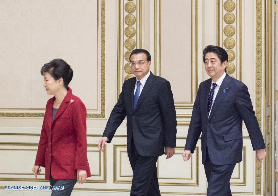 La sexta reunión de líderes de China, Japón y Corea del Sur comenzó el domingo en la capital surcoreana, reanudando así este mecanismo de cooperación trilateral tras una suspensión de tres años y medio.