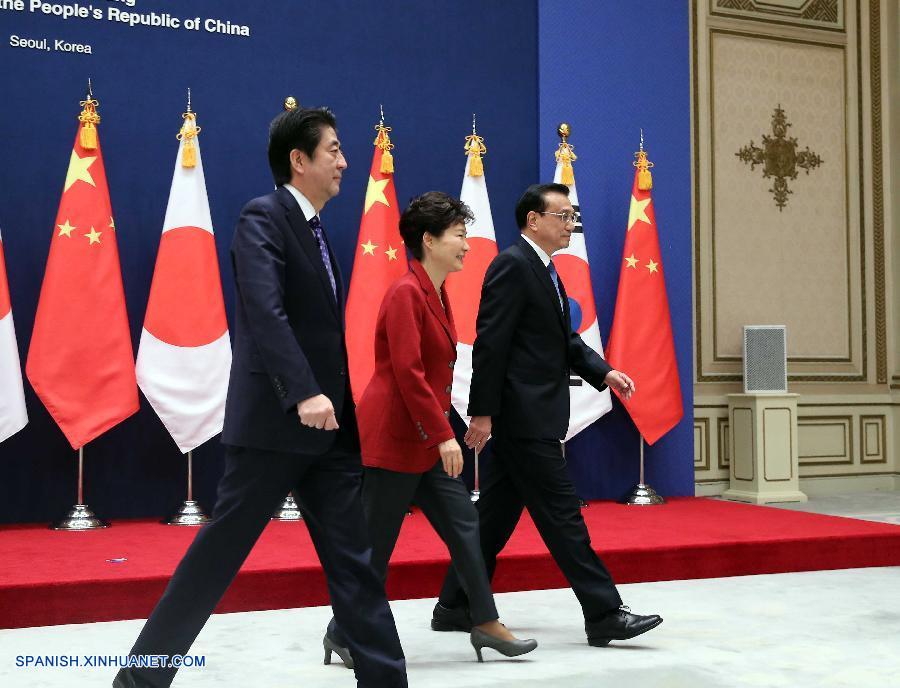 La sexta reunión de líderes de China, Japón y Corea del Sur comenzó el domingo en la capital surcoreana, reanudando así este mecanismo de cooperación trilateral tras una suspensión de tres años y medio.