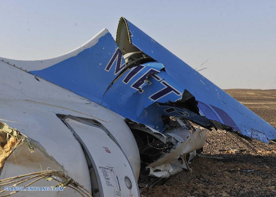 Investigadores egipcios e internacionales iniciaron este domingo las investigaciones sobre las causas del accidente aéreo sufrido por un avión civil ruso que se estrelló el sábado en la península egipcia del Sinaí, informó el sitio de web estatal Ahram.