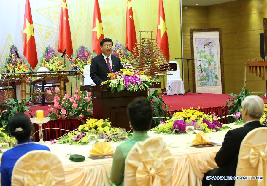 （XHDW）（1）习近平和彭丽媛出席越共中央总书记阮富仲和越南国家主席张晋创共同举行的欢迎晚宴