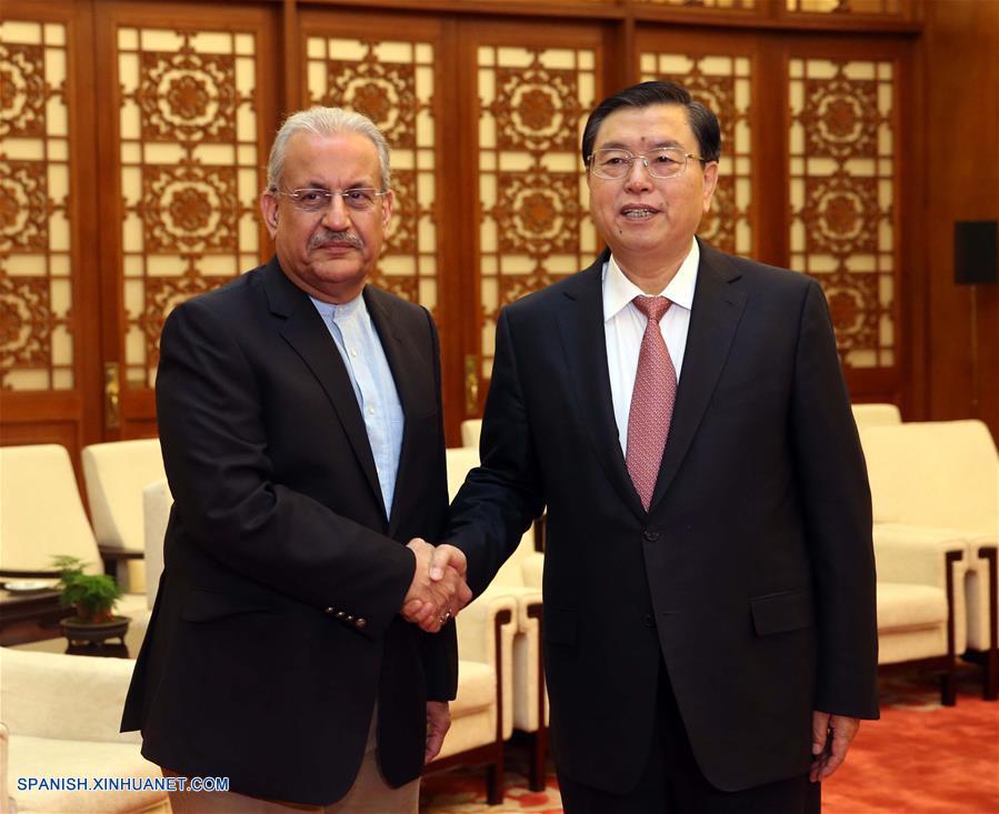 China y Pakistán se comprometieron a fortalecer los intercambios parlamentarios para promover el desarrollo de la asociación estratégica entre los dos países.